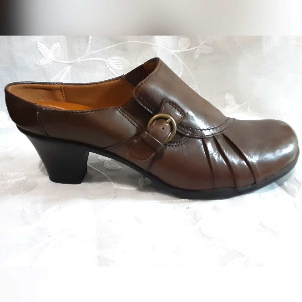 Earth Spirit Classics heeled Mule Shoes